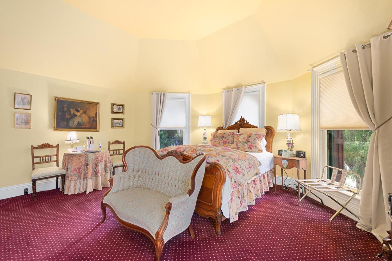 The Gables Wine Country Inn 산타 로사 외부 사진